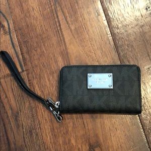 Michael Kors Wristlet wallet